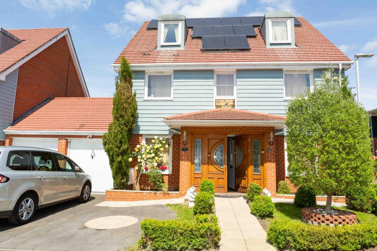 Benjamin Guest House Yiewsley Екстериор снимка