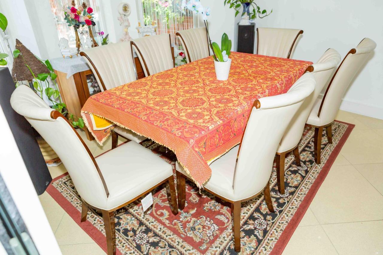 Benjamin Guest House Yiewsley Екстериор снимка