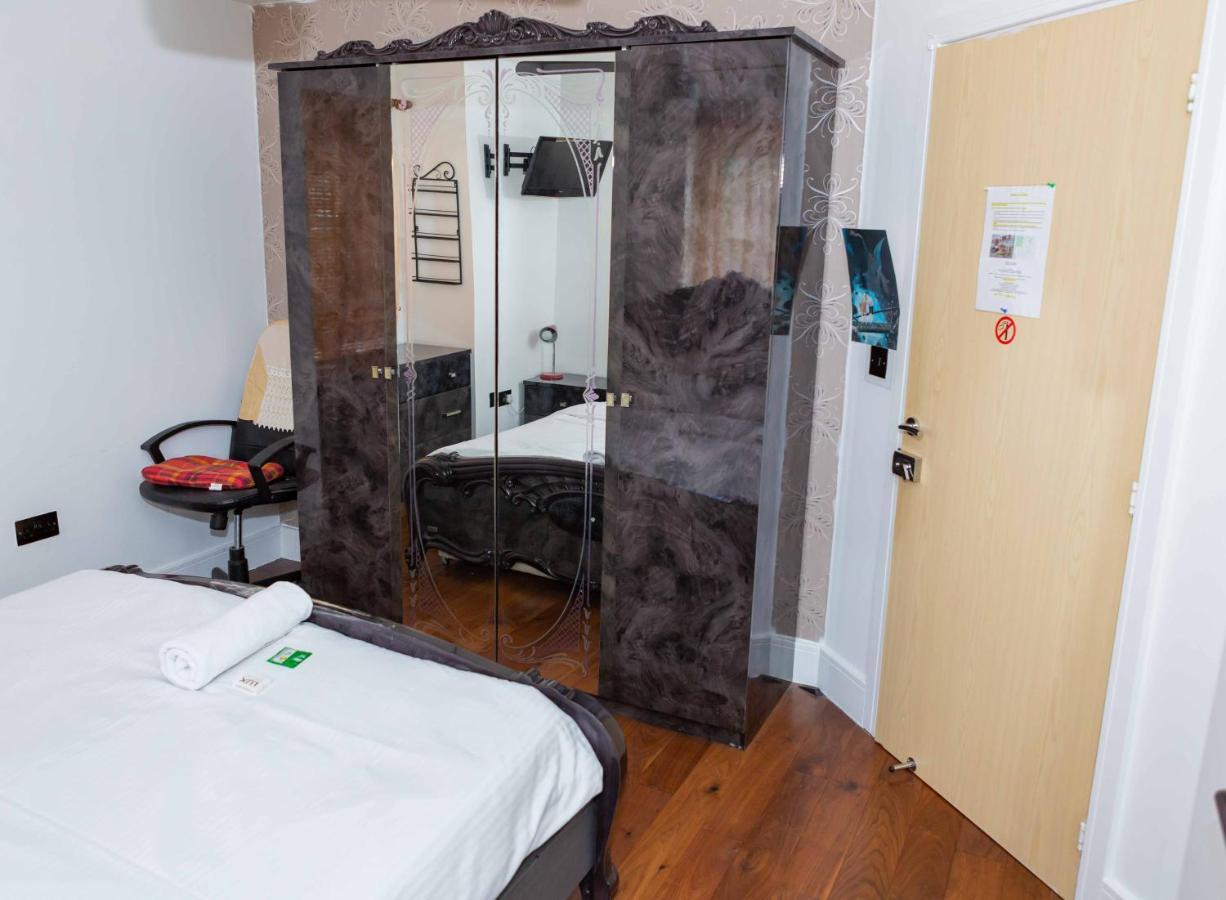 Benjamin Guest House Yiewsley Екстериор снимка
