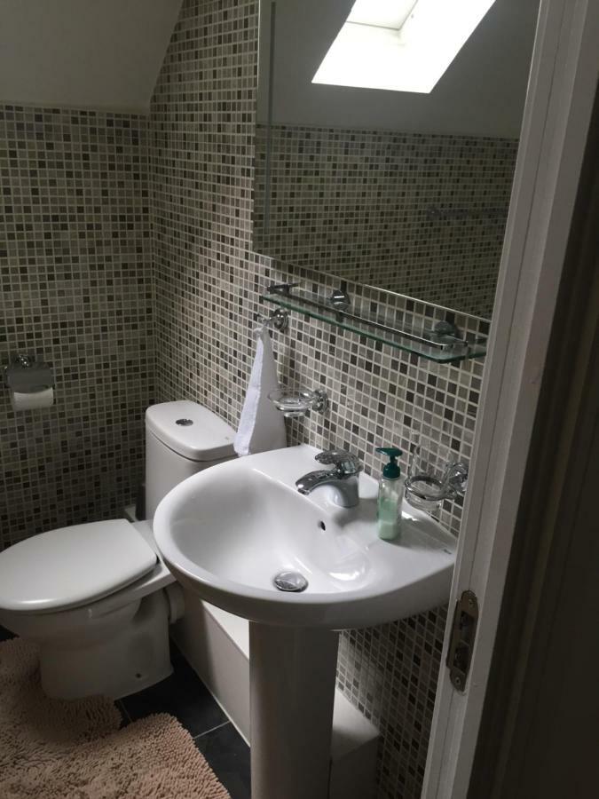 Benjamin Guest House Yiewsley Екстериор снимка