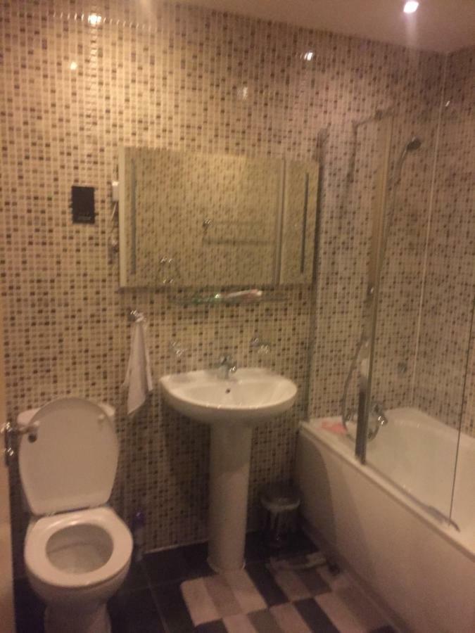 Benjamin Guest House Yiewsley Екстериор снимка